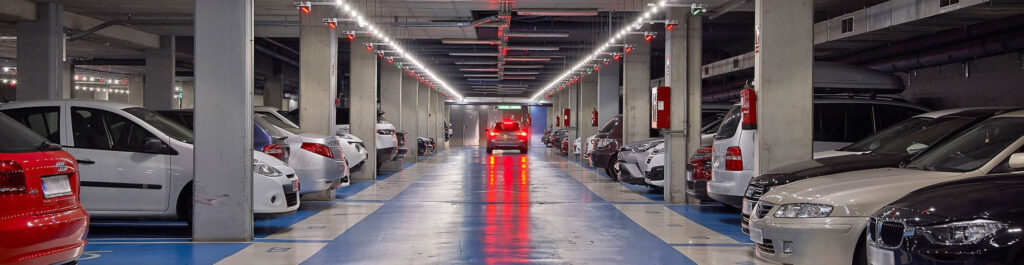 garaje y playa de estacionamiento en venta